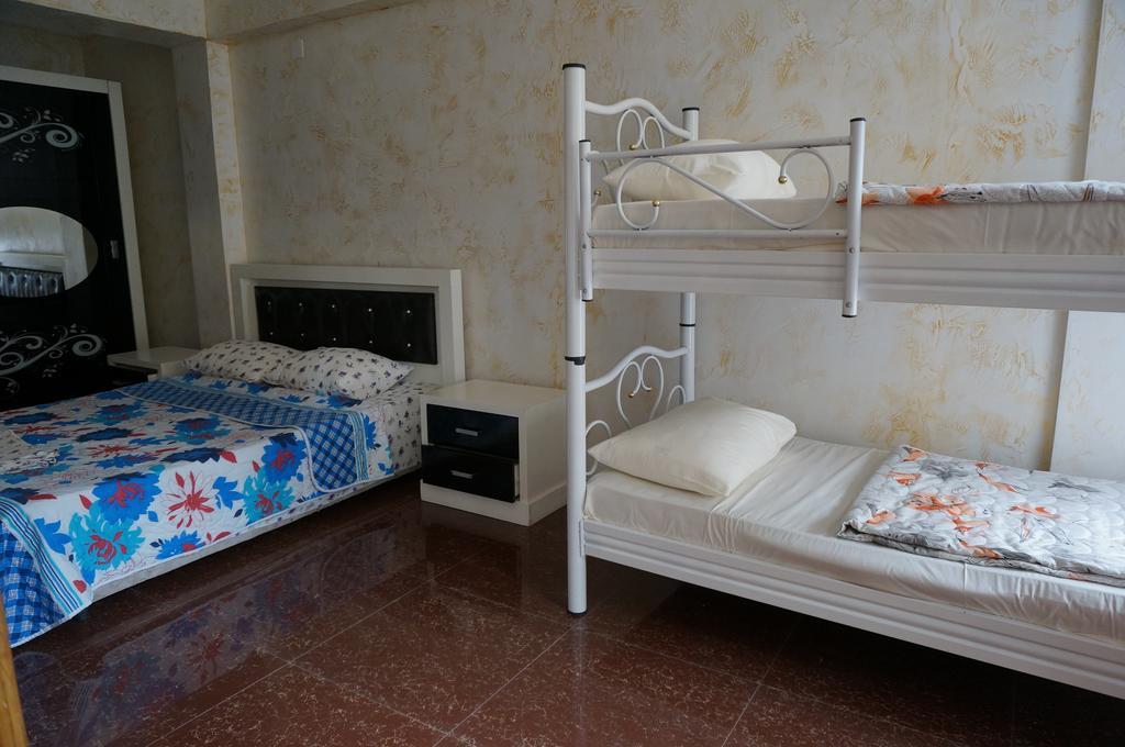 Samni Hotel Ureki Bilik gambar